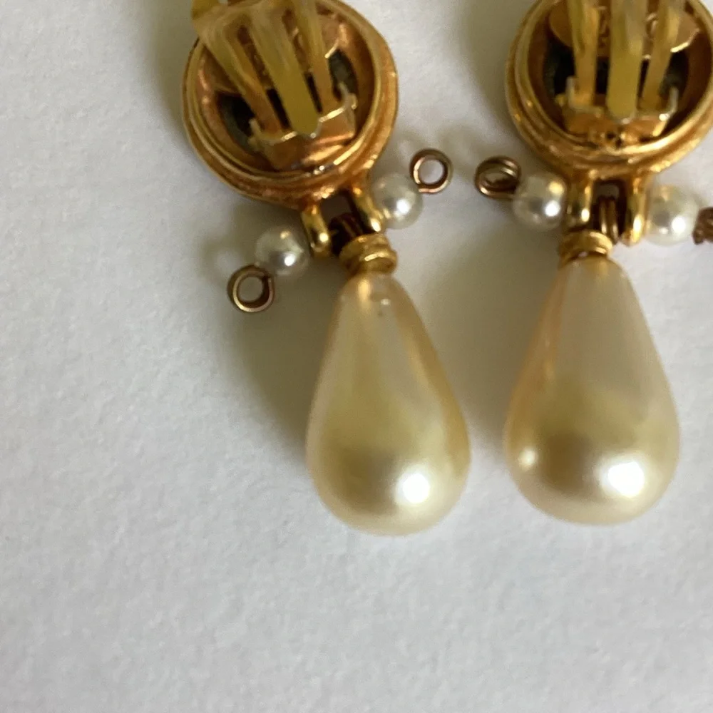 Etruscan Style Coin Earrings Faux Pearl Stamped LM Intaglio Mobe Classic Gift